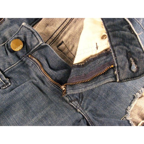 GAP 1969 Womans CUTOFF JEAN SHORTS W 31 MEASURED Long & Lean - Picture 4 of 9